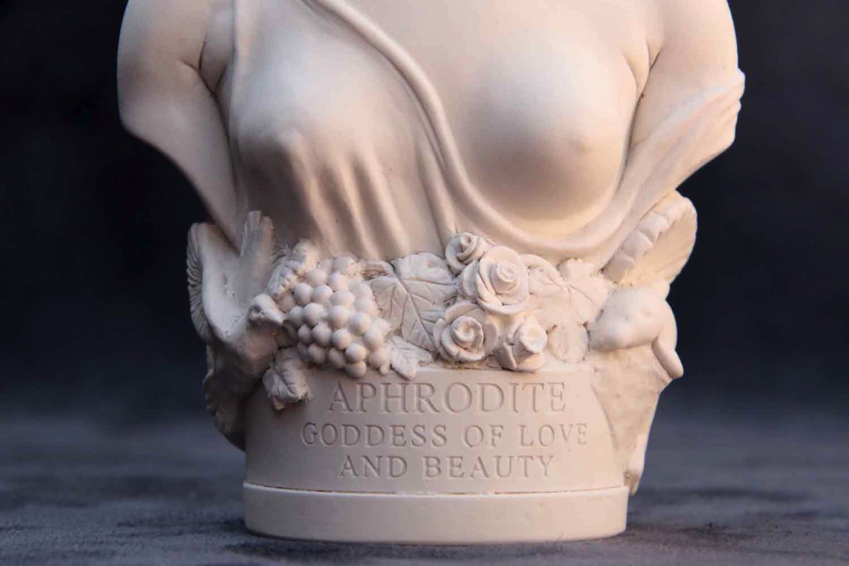 Famous Faces bust of the Greek Goddess Aphrodite.