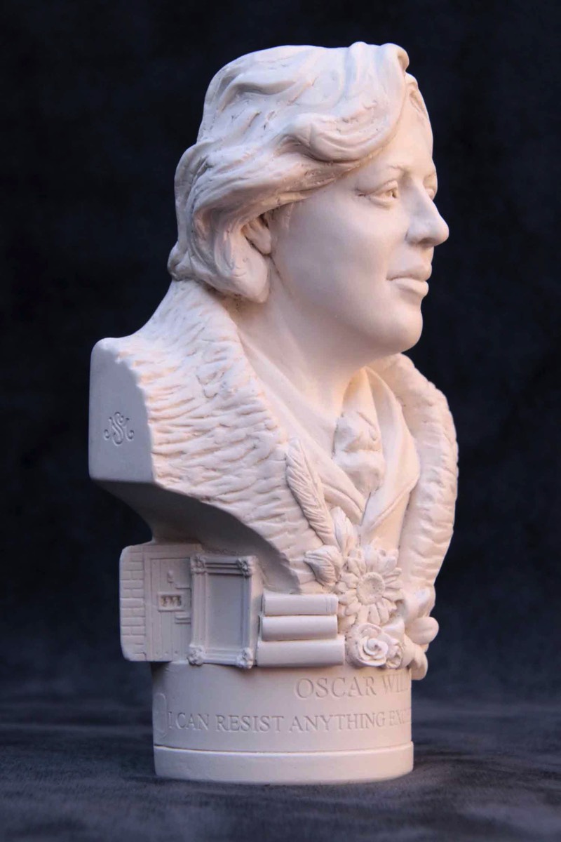 Purchase Famous Faces bust of Oscar Wilde